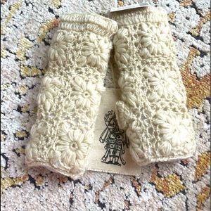 Free People - by Nirvanna Designs, fingerless gloves. NWT